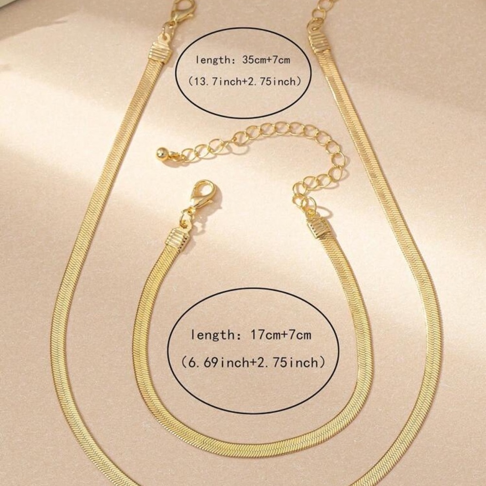 Elegant Gold Necklace and Bracelet Set - Picture 3 of 3